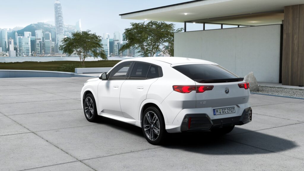 X2 xDrive20d M Sport アルピン・ホワイトの画像1