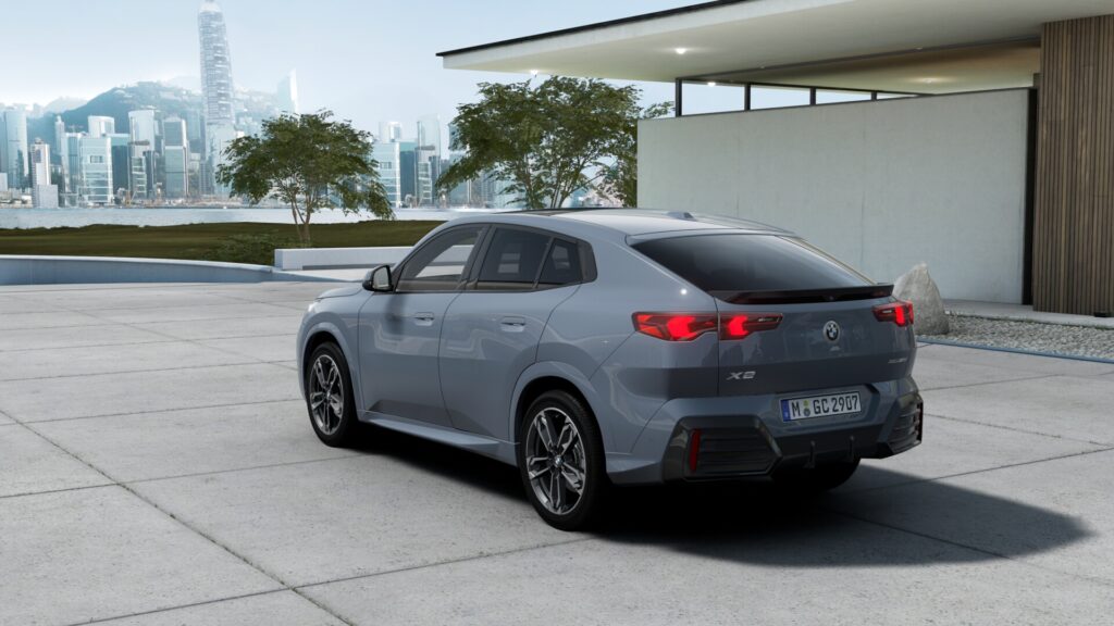 X2 xDrive20d M Sport BMW Individual ストーム・ベイの画像1