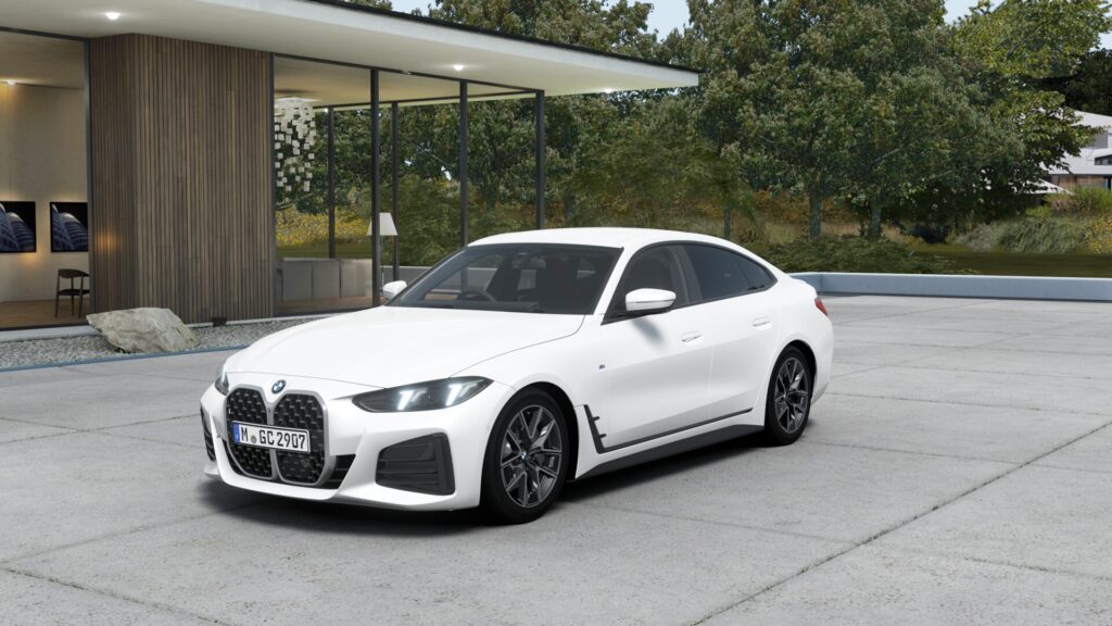 420d xDrive グラン クーペ M Sport ミネラル・ホワイト 18インチ ブラック ヴァーネスカ・レザー ブラック(レッド・ハイライト付)