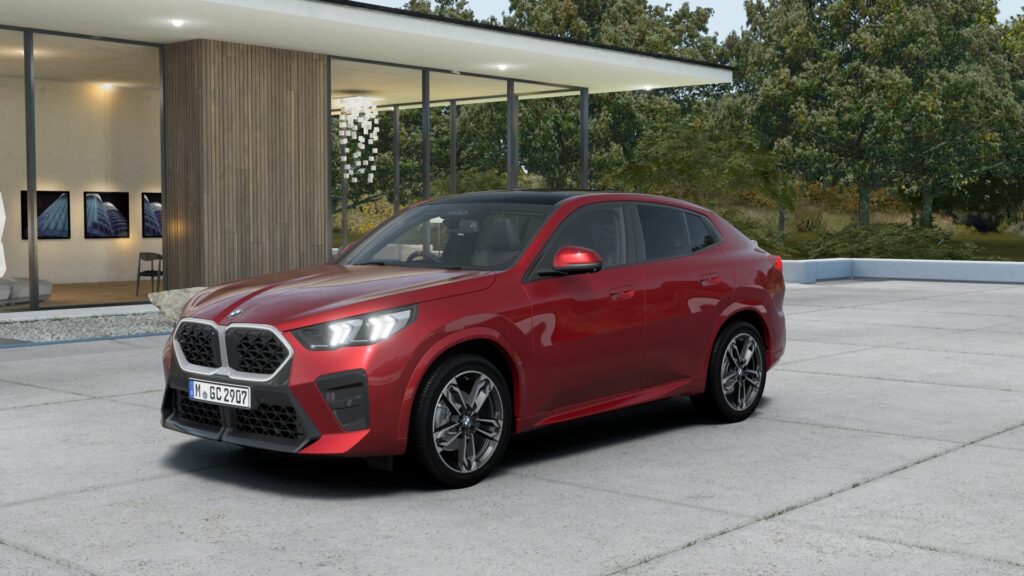 X2 xDrive20d M Sport ファイヤー・レッド 19インチ
