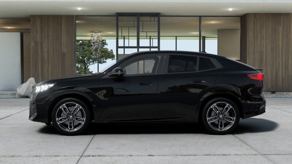 iX2 xDrive30 M Sport ブラック・サファイア 19インチ スタイリング871M M アルカンタラ/ヴェガンザ・コンビネーション ブラック(ブルー・ステッチ付)の画像2