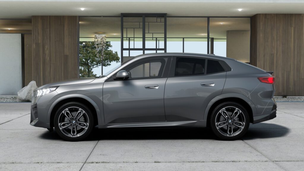 X2 xDrive20d M Sport スカイスクレイパー・グレー 19インチ ブラック スタイリング871M M アルカンタラ/ヴェガンザ・コンビネーション ブラック(ブルー・ステッチ付)の画像2