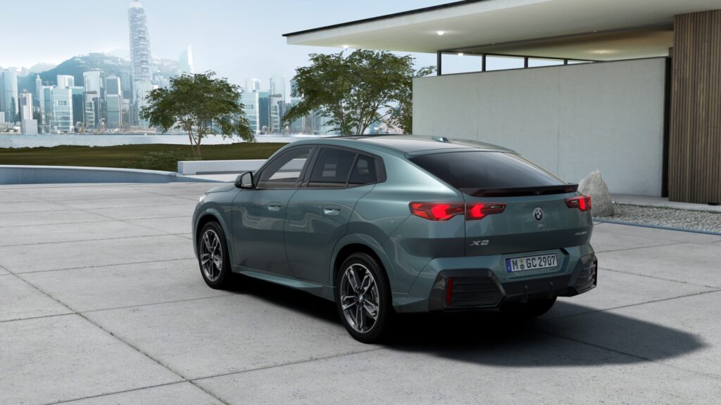 X2 xDrive20d M Sport ケープ・ヨーク・グリーンの画像1