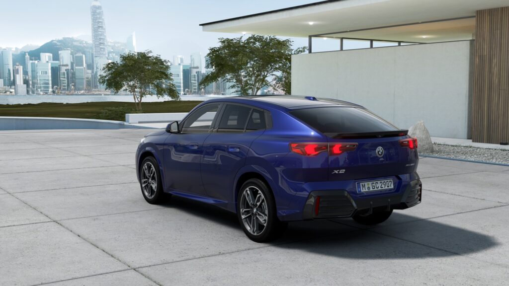 X2 xDrive20d M Sport M ポルティマオ・ブルー 19インチ ブラック サンルーフの画像1