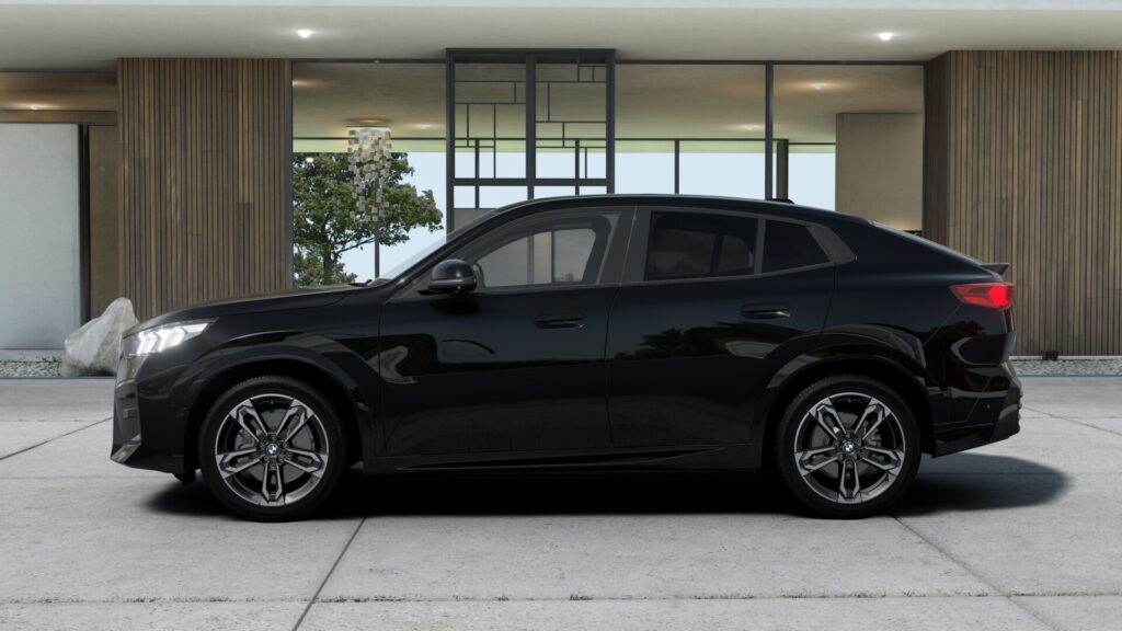 IX2 XDRIVE30 M Sport ブラック・サファイアの画像2