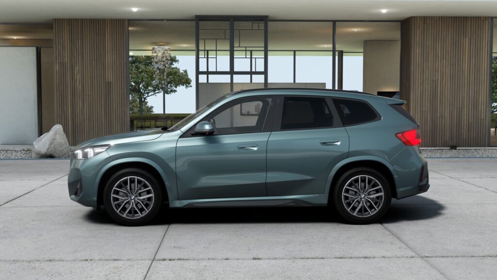 X1 xDrive20d M Sport ケープ・ヨーク・グリーン 18インチ アトラス・グレー/スモーク・ホワイトの画像2