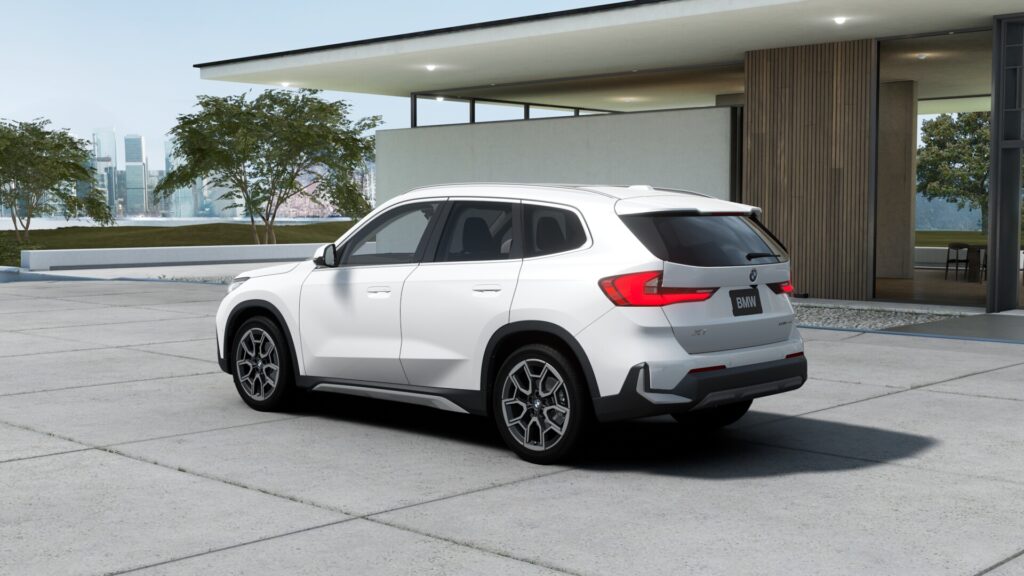 X1 xDrive20d xLine ミネラル・ホワイト 19インチ ブラック サンルーフの画像1