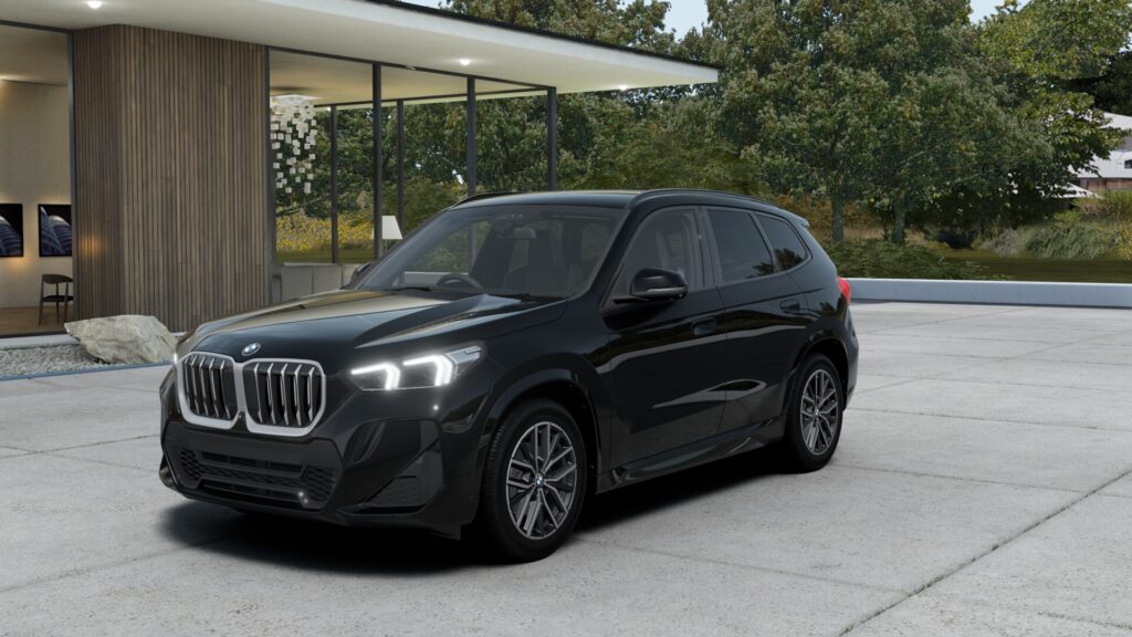 X1 xDrive20d M Sport ブラック・サファイア 18インチ アトラス・グレー/スモーク・ホワイト