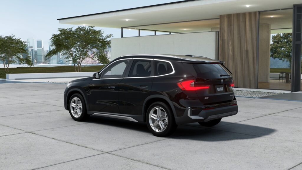 X1 xDrive20d M Sport ブラック・サファイア 18インチ スタイリング865 パーフォレーテッド・ヴェガンザ ブラックの画像1