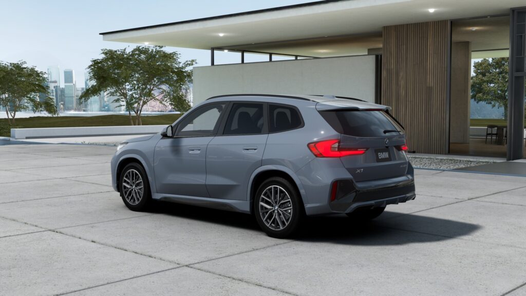 X1 xDrive20d M Sport BMW Individual ストーム・ベイの画像1