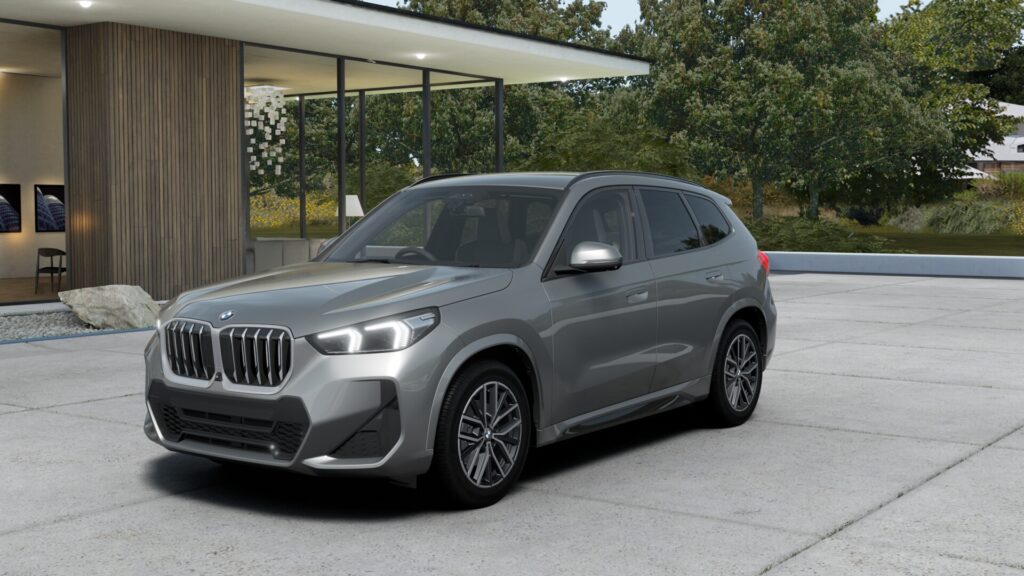 X1 xDrive20d M Sport スペース・シルバー 18インチ アトラス・グレー/スモーク・ホワイト