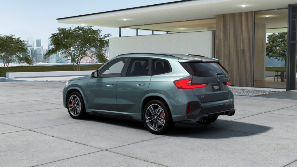 X1 M35i xDrive ケープ・ヨーク・グリーン 19インチ コーラル・レッドの画像1