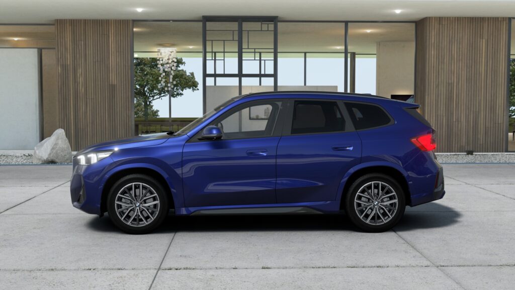 iX1 xDrive30 M Sport M ポルティマオ・ブルー 18インチの画像2