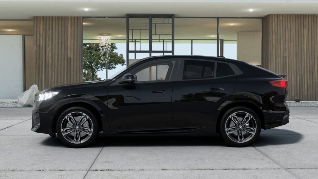 X2 sDrive20i M Sport ブラック・サファイア 19インチの画像2