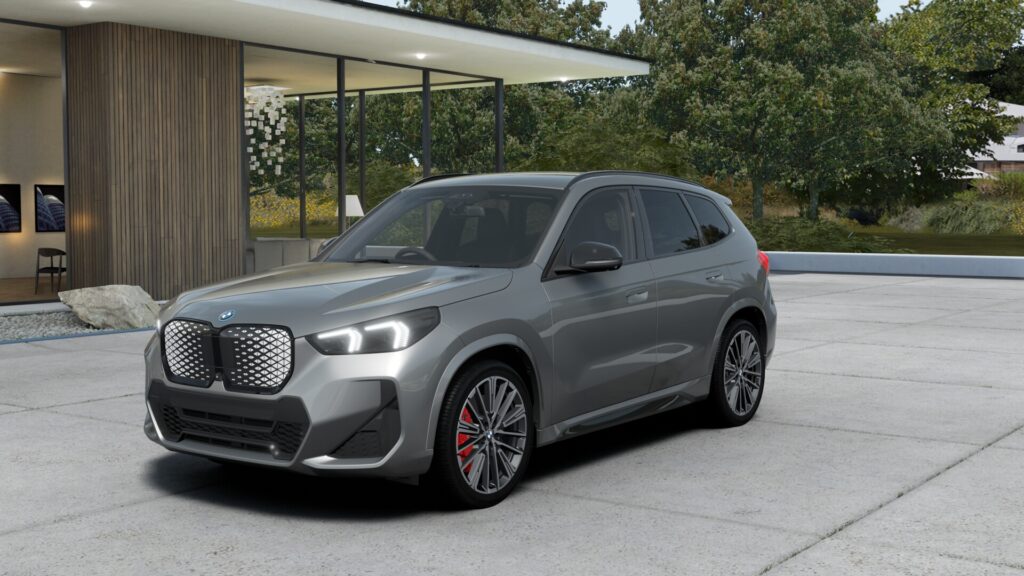 iX1 eDrive20 M Sport スペース・シルバー 20インチ ブラック M スポーツ・パッケージ・プロ スタイリング869I ヴァーネスカ・レザー ブラック
