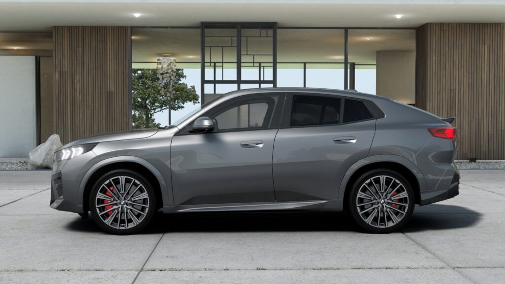 X2 xDrive20d M Sport スカイスクレイパー・グレー 20インチ ブラックの画像2