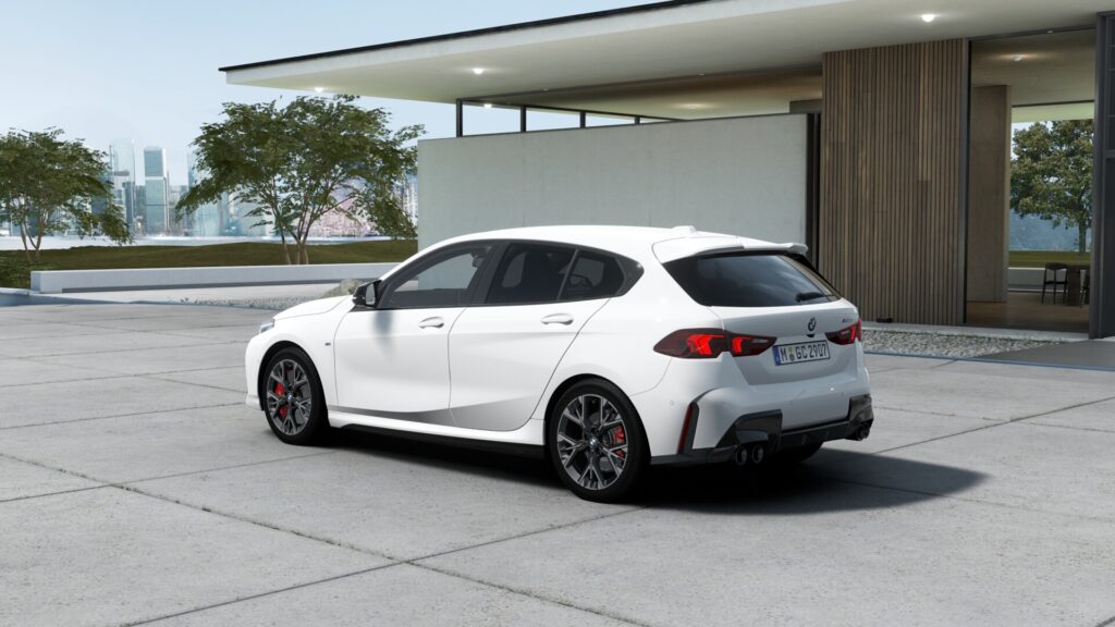 M135 xDrive アルピン・ホワイト 18インチ コーラル・レッドの画像1