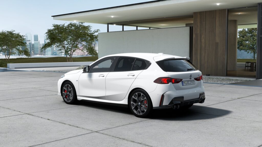 M135 xDrive アルピン・ホワイト 18インチ ブラックの画像1