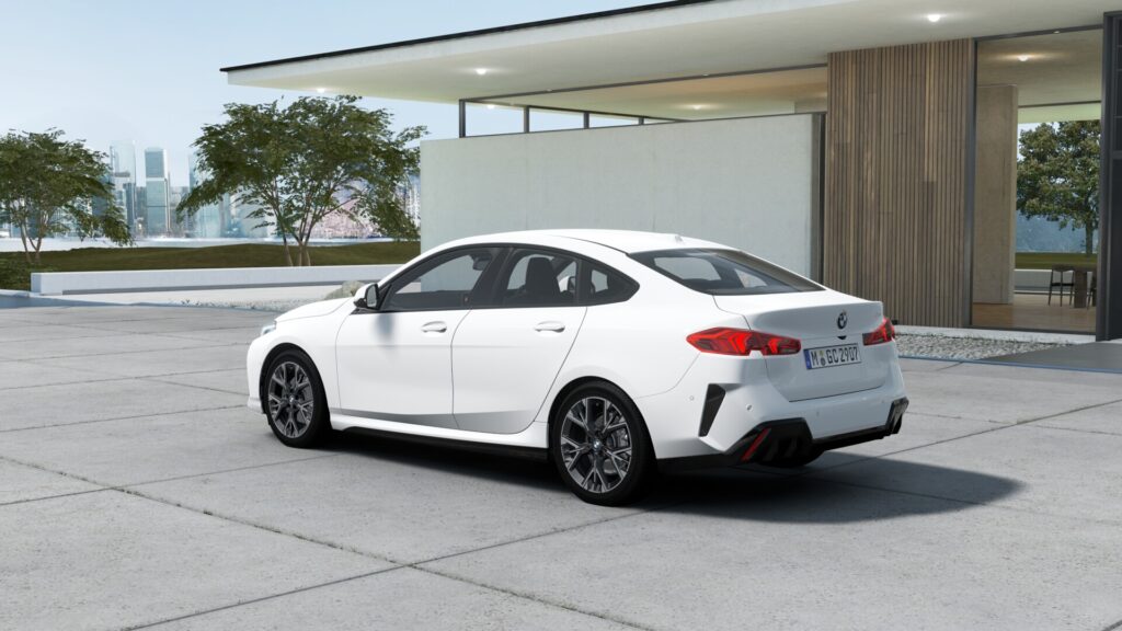 220 グランクーペ M Sport アルピン・ホワイト 18インチ ブラック スタイリング975M M アルカンタラ/ヴェガンザ・コンビネーション ブラック(ブルー・ステッチ付)の画像1