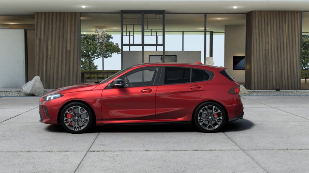 M135 xDrive ファイヤー・レッドの画像2