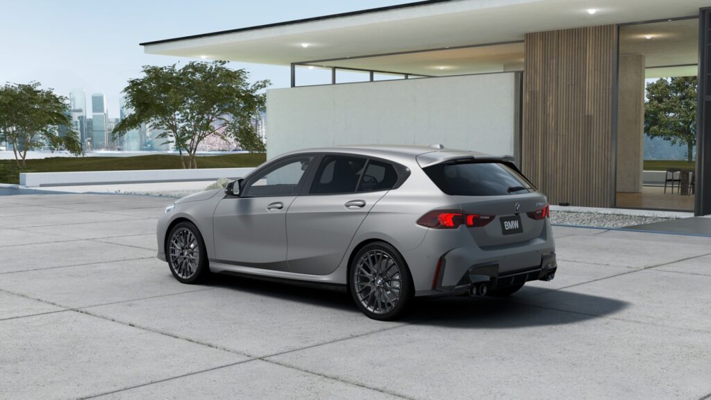 M135 xDrive BMW Individual フローズン・ピュア・グレーの画像1