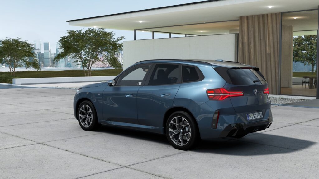 X3 20d xDrive M Sport アークティック・レース・ブルー 19インチ ブラックの画像1