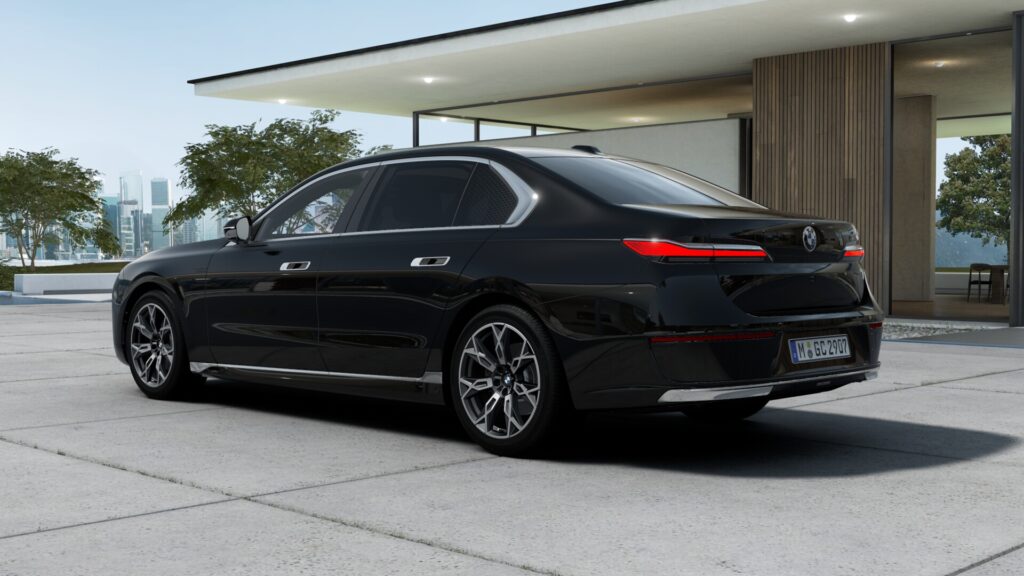 740i Excellence ブラック・サファイアの画像1
