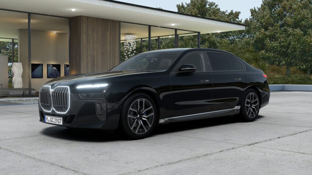 740d xDrive M Sport ブラック・サファイア