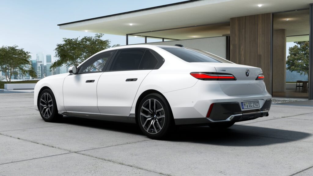 740d xDrive M Sport ミネラル・ホワイトの画像1