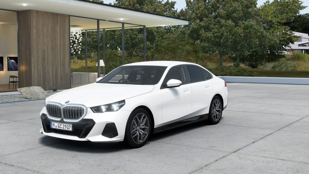 523i セダン M Sport ミネラル・ホワイト 19インチ ブラック