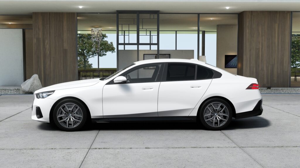 523i セダン M Sport ミネラル・ホワイト 19インチ ブラックの画像2