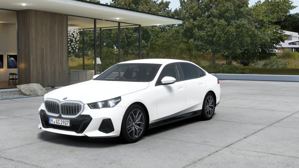 523d xDrive セダン M Sport アルピン・ホワイト 19インチ ブラック
