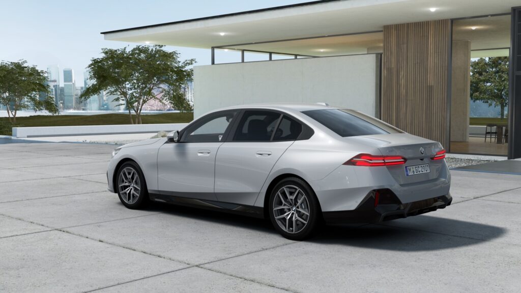 523d xDrive セダン M Sport M ブルックリン・グレー 19インチ ブラックの画像1