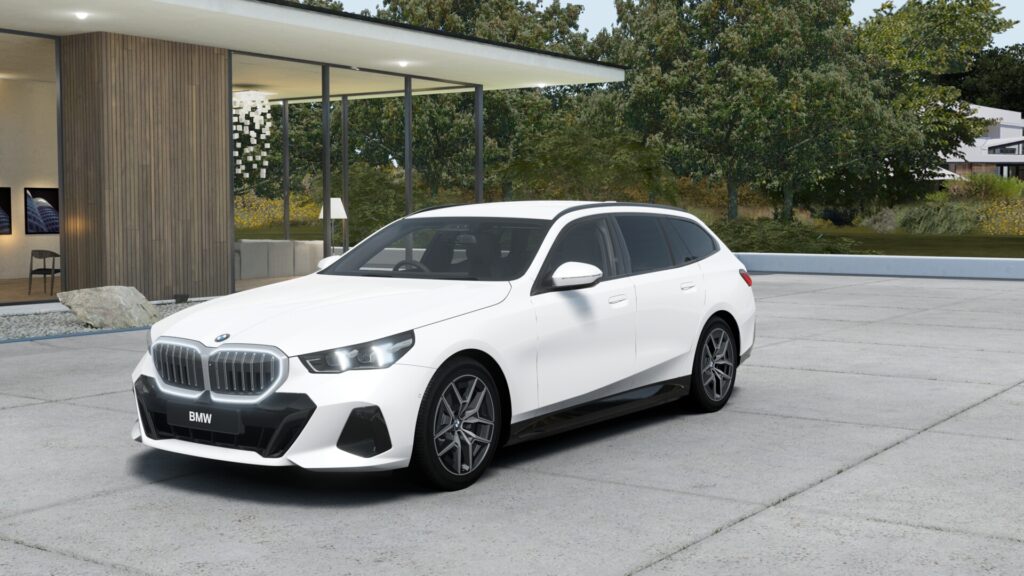 523d xDrive ツーリング M Sport ミネラル・ホワイト 19インチ ブラック