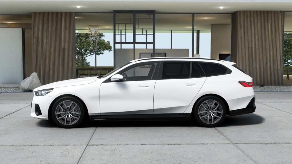 523d xDrive ツーリング M Sport ミネラル・ホワイト 19インチ ブラックの画像2