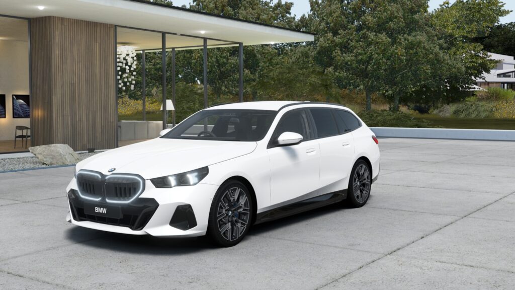 523d xDrive ツーリング M Sport ミネラル・ホワイト 20インチ