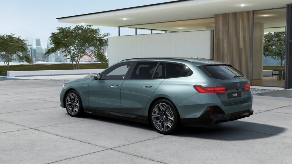 523d xDrive ツーリング M Sport ケープ・ヨーク・グリーンの画像1