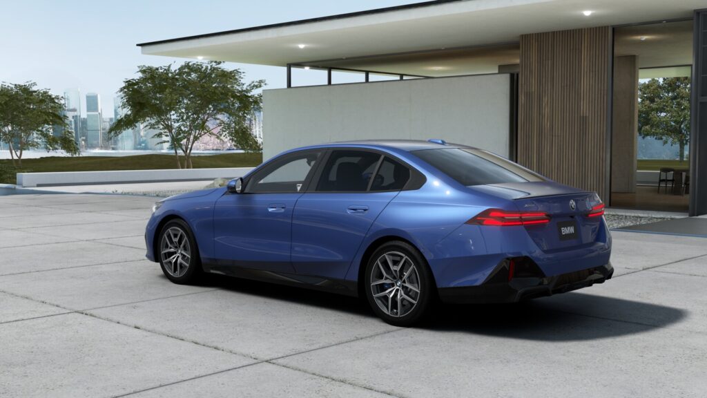 523d xDrive セダン M Sport ファイトニック・ブルーの画像1