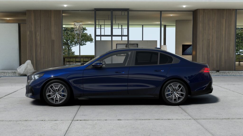 523d xDrive セダン M Sport BMW Individual タンザナイト・ブルーの画像2