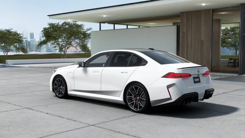 M5 セダン アルピン・ホワイト 21インチ レッドの画像1