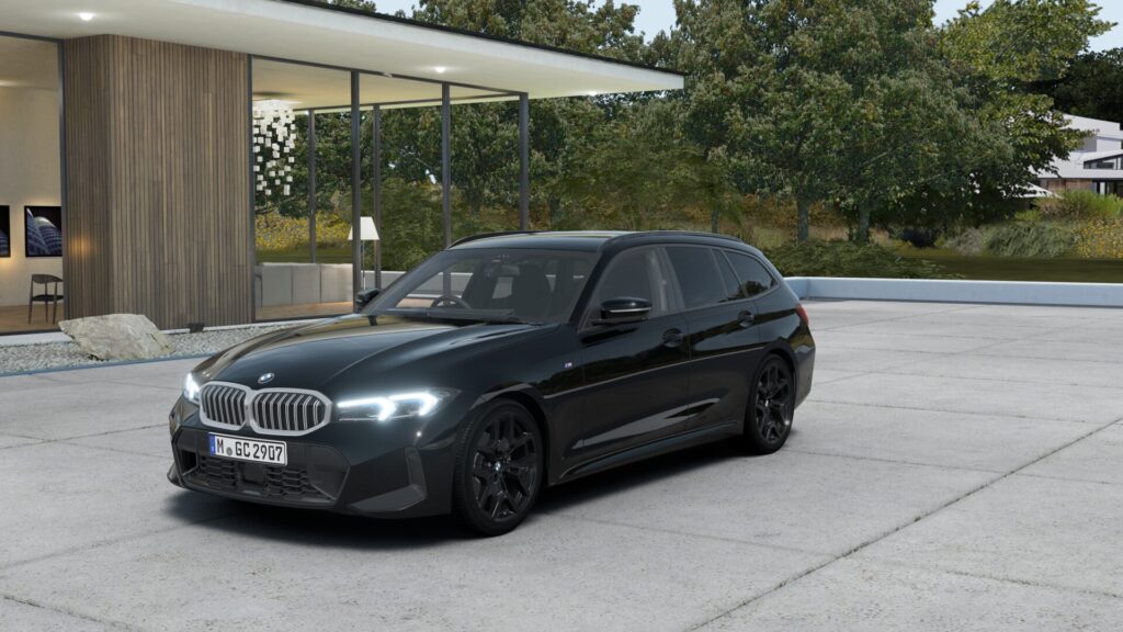318i ツーリング M Sport ブラック・サファイア